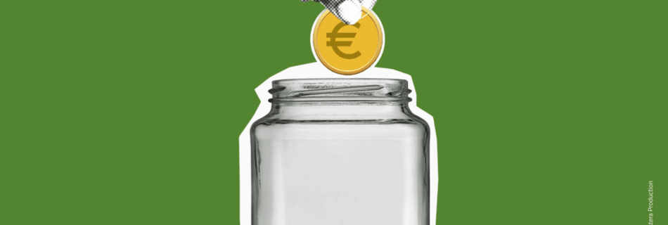 Ausgeschnittene Papier-Illustration einer Hand mit einer Münze über einem Glas.