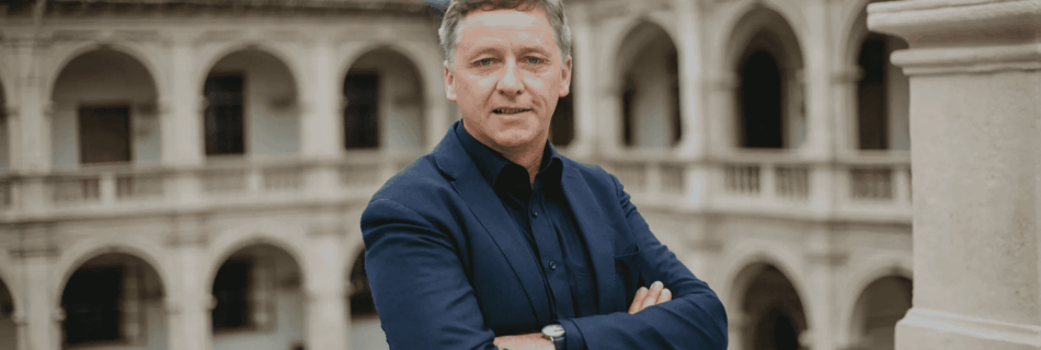 Grüner Landtagsabgeordneter Lambert Schönleitner im Landhaus in Graz