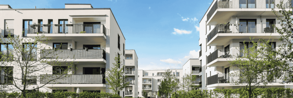 Stadtansicht eines Wohngebietes mit modernen Mehrfamilienhäusern