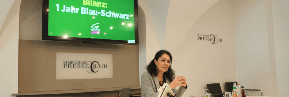 Sandra Krautwaschl spricht bei einer Pressekonferenz über ein Jahr Blau-Schwarz in der Steiermark.